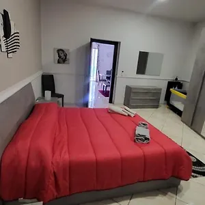 https://saint-cristopher-house.sicilyhotelsitaly.net